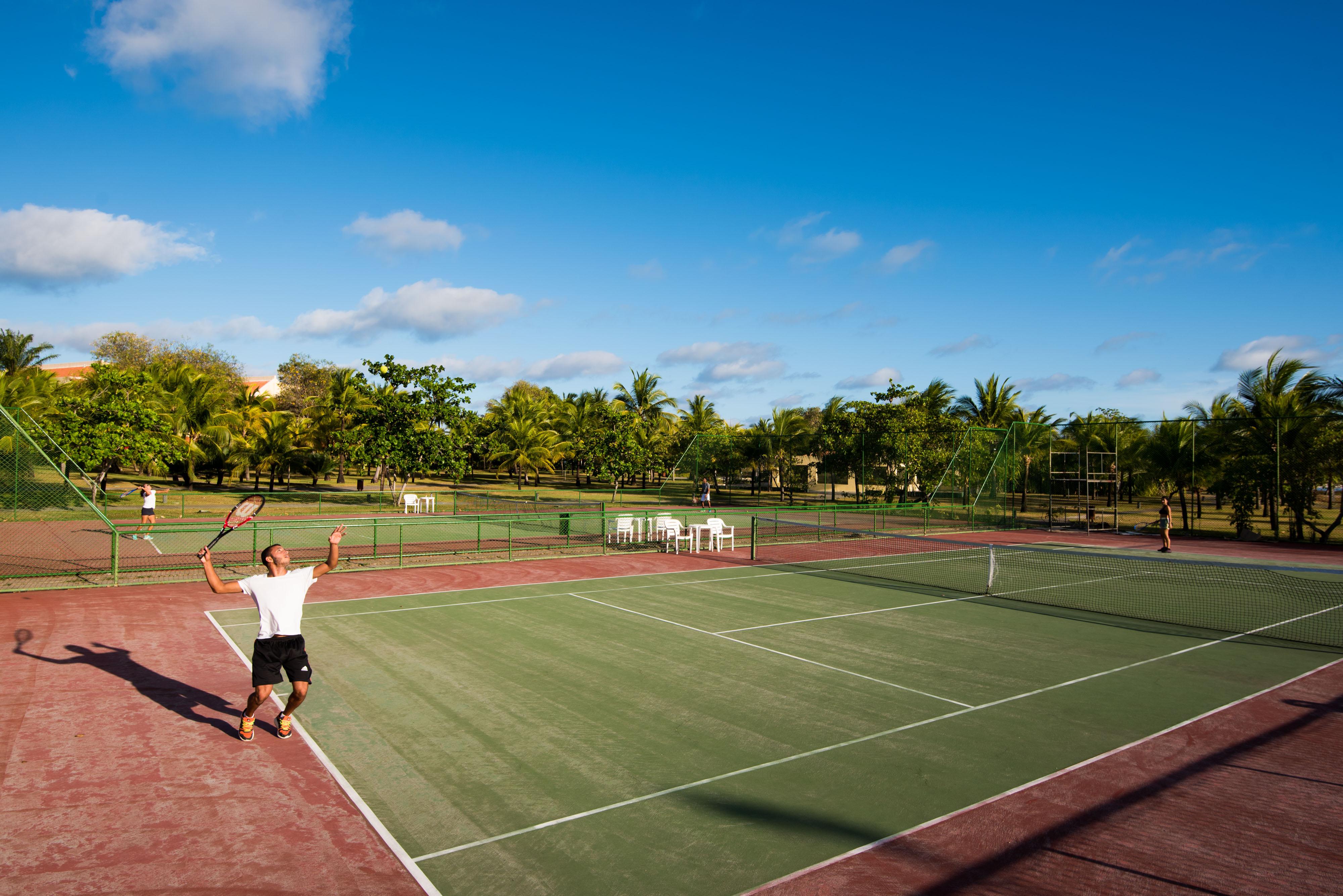 Vila Gale Cabo Cabo de Santo Agostinho Exterior foto Tennis courts at the Boca Raton Resort