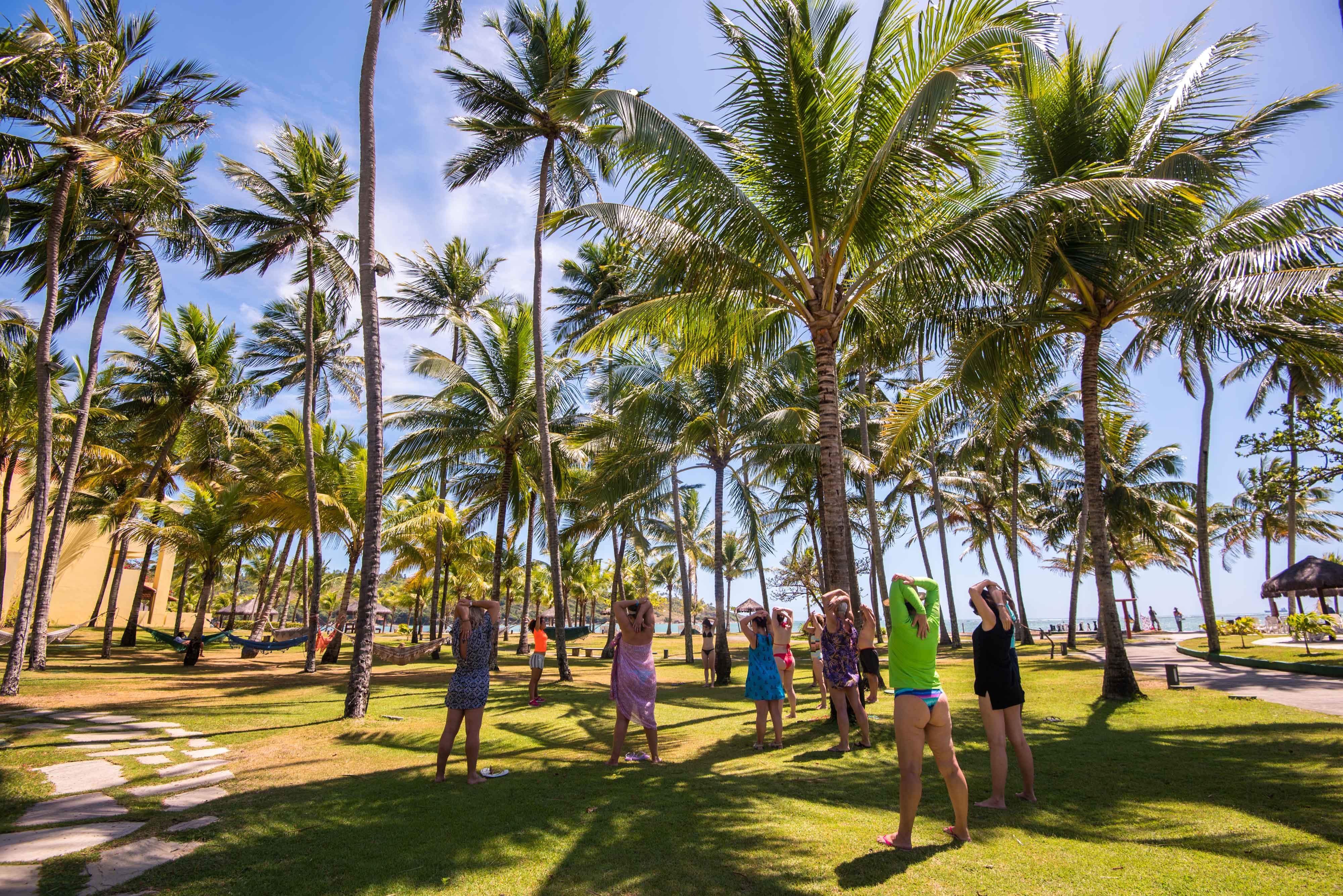 Vila Gale Cabo Cabo de Santo Agostinho Exterior foto A group of tourists at the resort