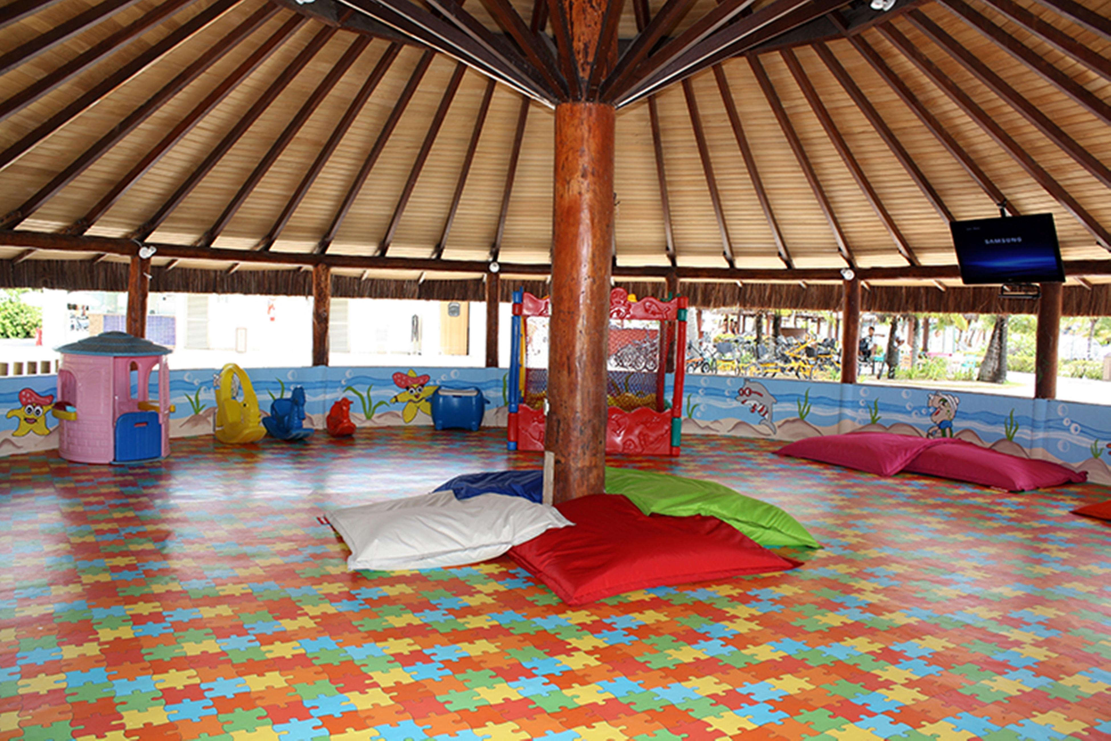 Vila Gale Cabo Cabo de Santo Agostinho Exterior foto The interior of the children's club at the resort