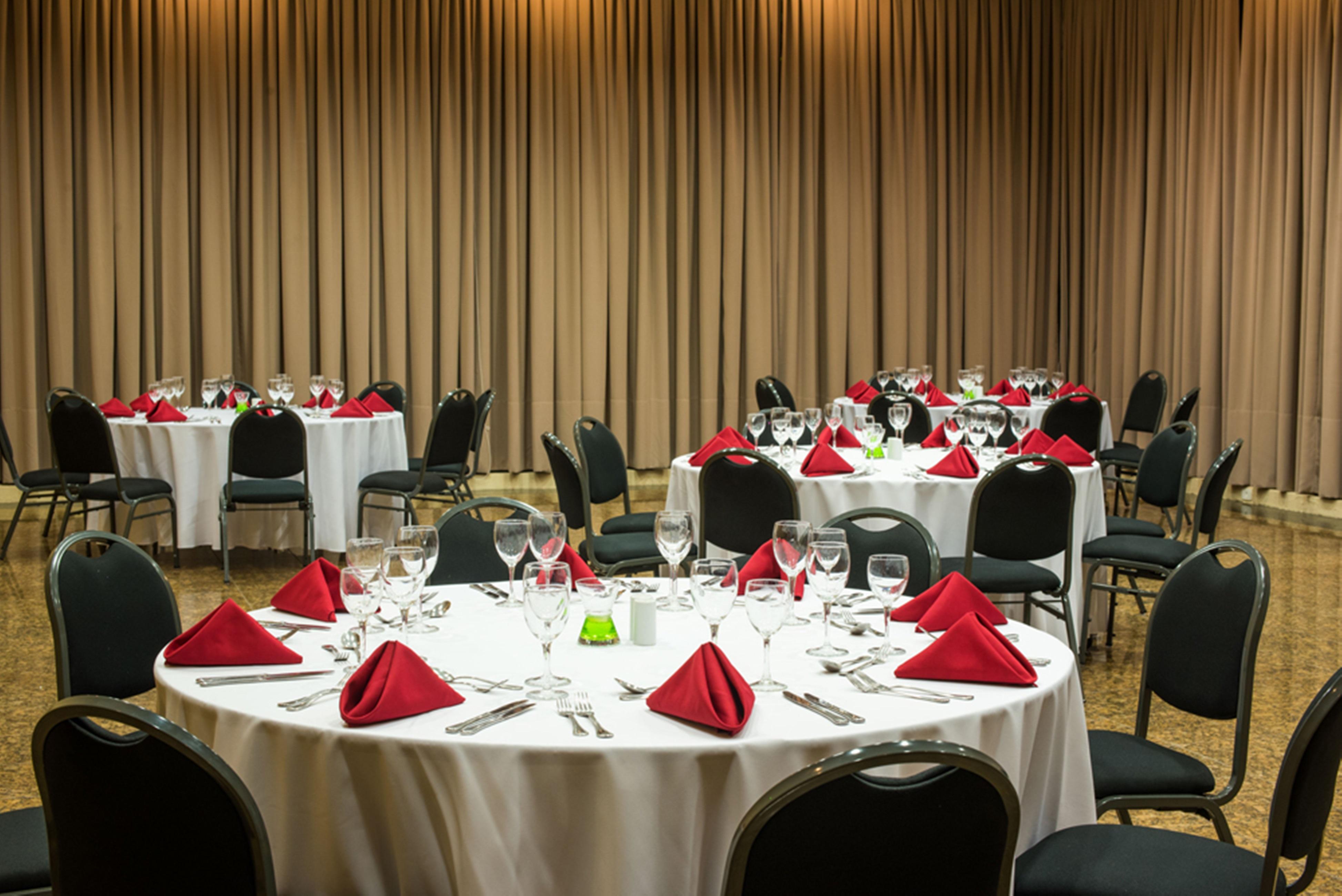 Vila Gale Cabo Cabo de Santo Agostinho Exterior foto The ballroom at the 2016 World Congress Center